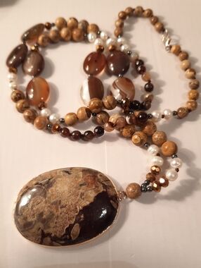 Natural Jasper Pendant 925 Silver Clasp Necklace with Brown and Pearl Beads